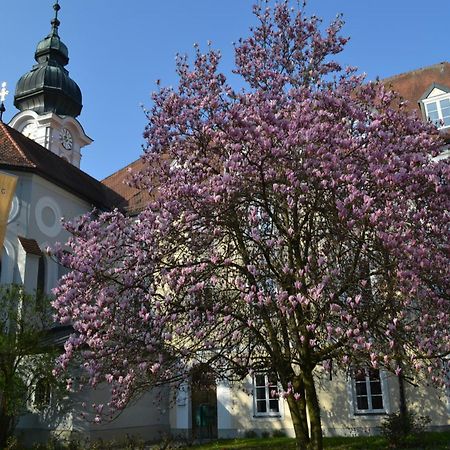 Haus Der Begegnung Heilig Geist 호텔 부르크하우젠 외부 사진
