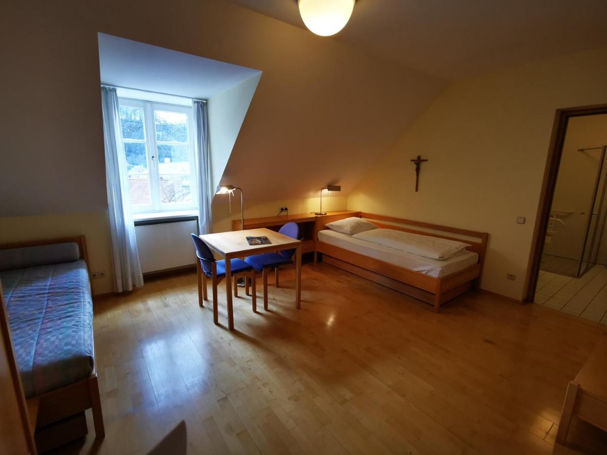 Haus Der Begegnung Heilig Geist 호텔 부르크하우젠 외부 사진